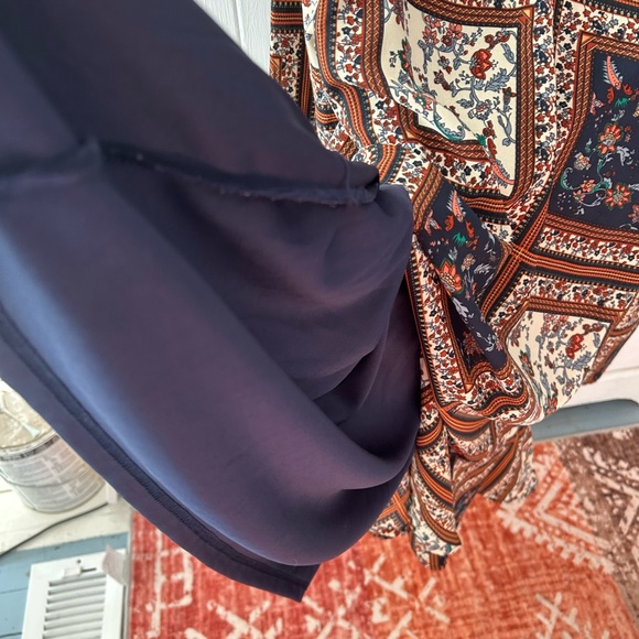 NWOT Lulu's Navy and Cream Lined Pattern Dress w/Bell Sleeves and Ruffle Bottom - Picture 7 of 15